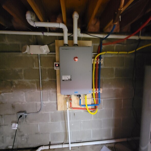 More Photos Of 5381 Abbott Rd, Hamburg Restaurant For Sale