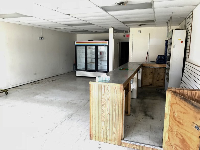 More Photos Of 330 W Station St, Kankakee Freestanding For Sale