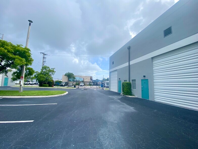 More Photos Of 1851 SW 2nd St, Fort Lauderdale Warehouse For Sale