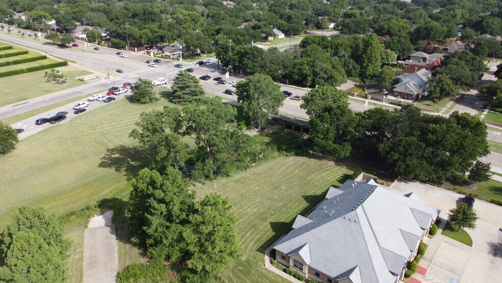 More Photos Of 1050 W Campbell Rd, Richardson Medical For Sale