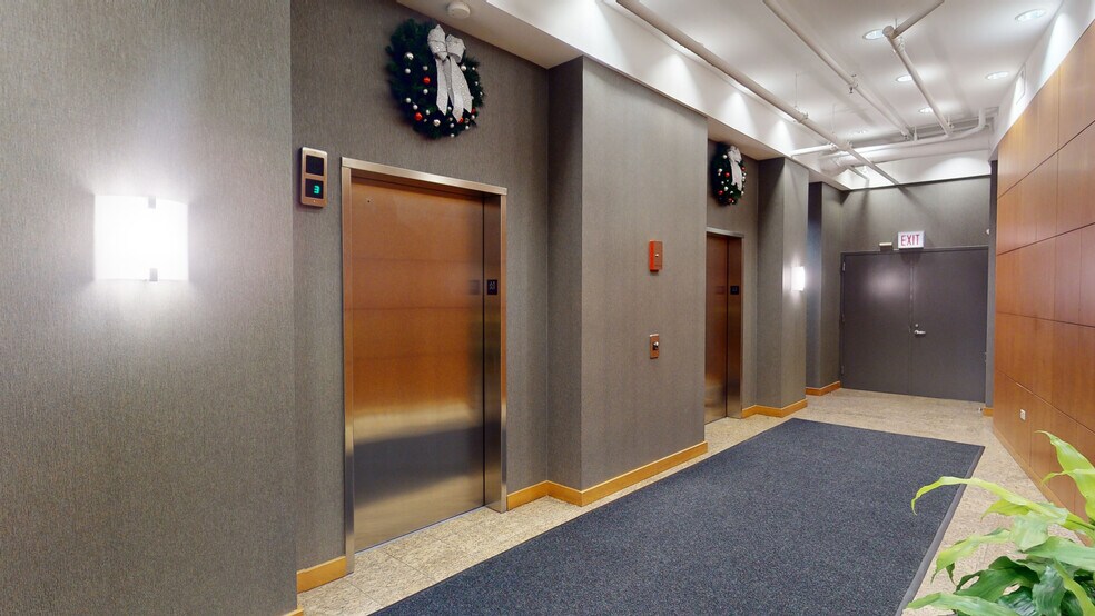 More Photos Of 225 W Illinois St, Chicago Loft Creative Space For Lease