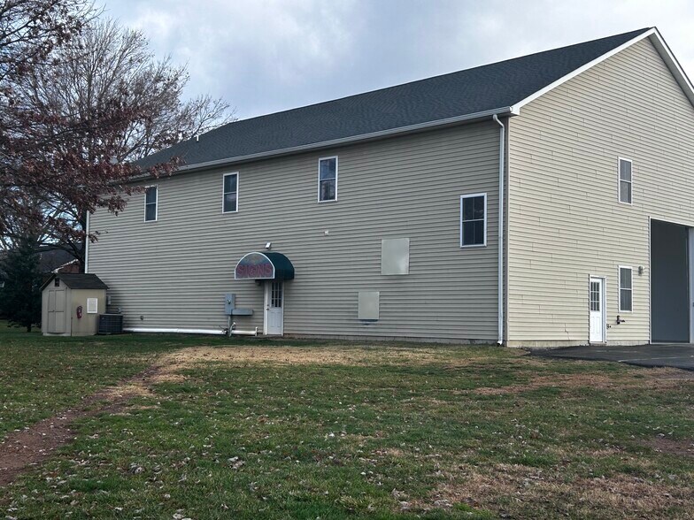 More Photos Of 6008 Fair Oaks Dr, Frederick Flex For Lease