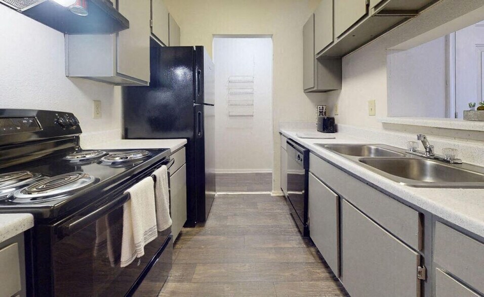 More Photos Of 5816 Covington Hwy, Decatur Apartments For Sale