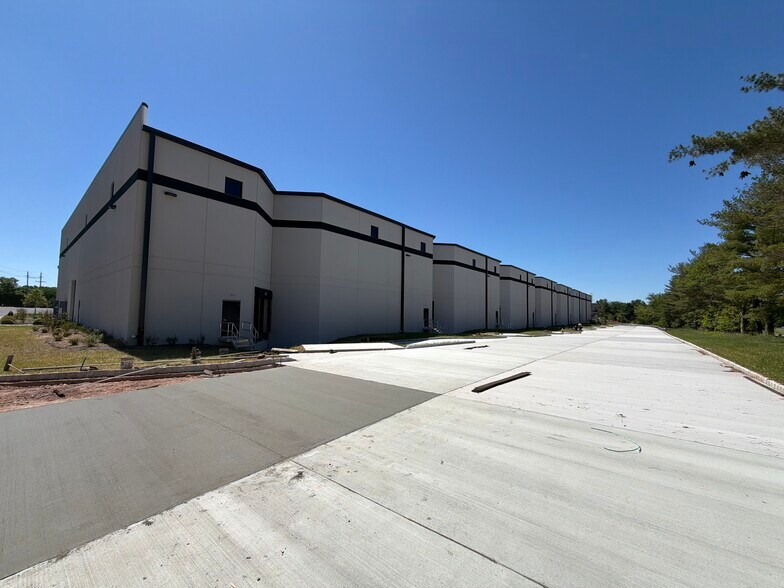 More Photos Of 11 Royal, Flemington Light Manufacturing For Lease