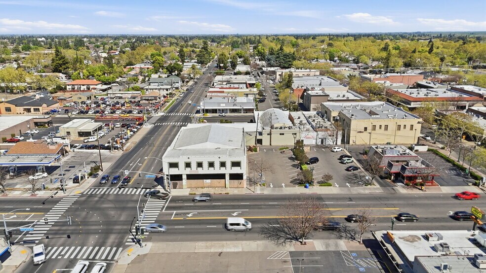 More Photos Of 208 E Olive Ave, Turlock Storefront Retail Office For Sale