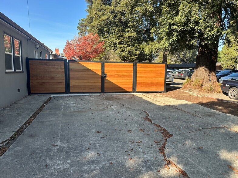 More Photos Of 1600 B St, Hayward Office For Lease