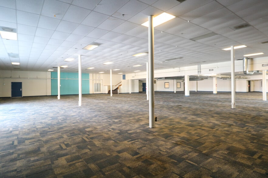 More Photos Of 181 Anderson Ave, Coos Bay Department Store For Sale