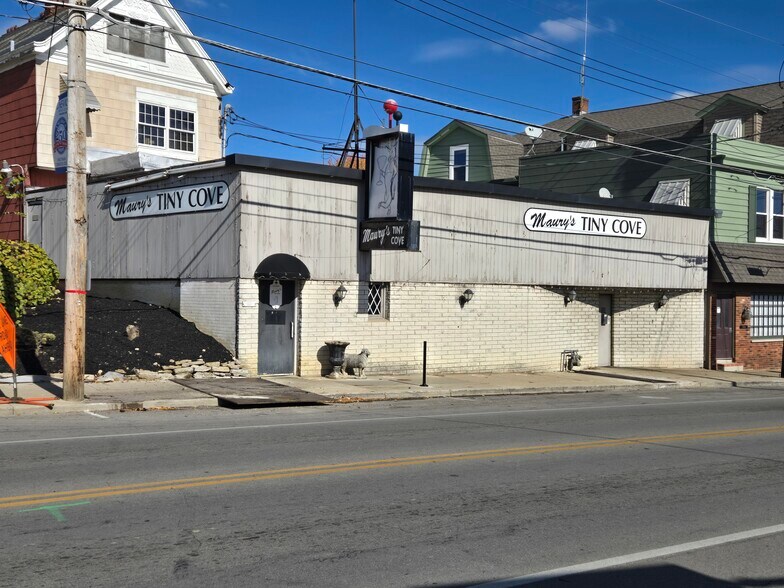 Primary Photo Of 3908 Harrison Ave, Cheviot Specialty For Sale