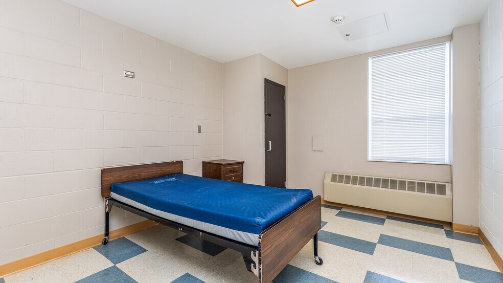 More Photos Of 1160 Seippel Rd, Dubuque Healthcare For Sale