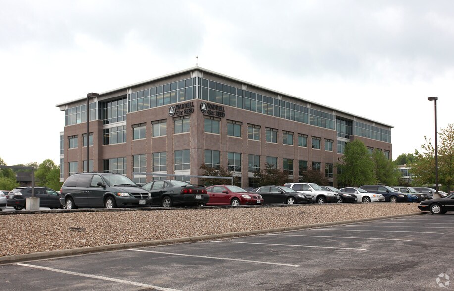 More Photos Of 6301 Glenwood St, Overland Park Office For Sale