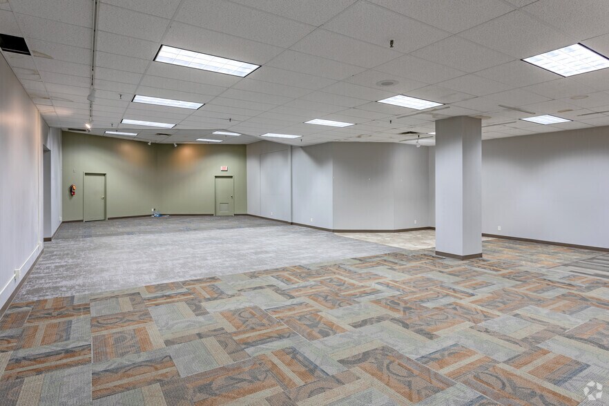 More Photos Of 308 S State St, Fairmont Unknown For Lease