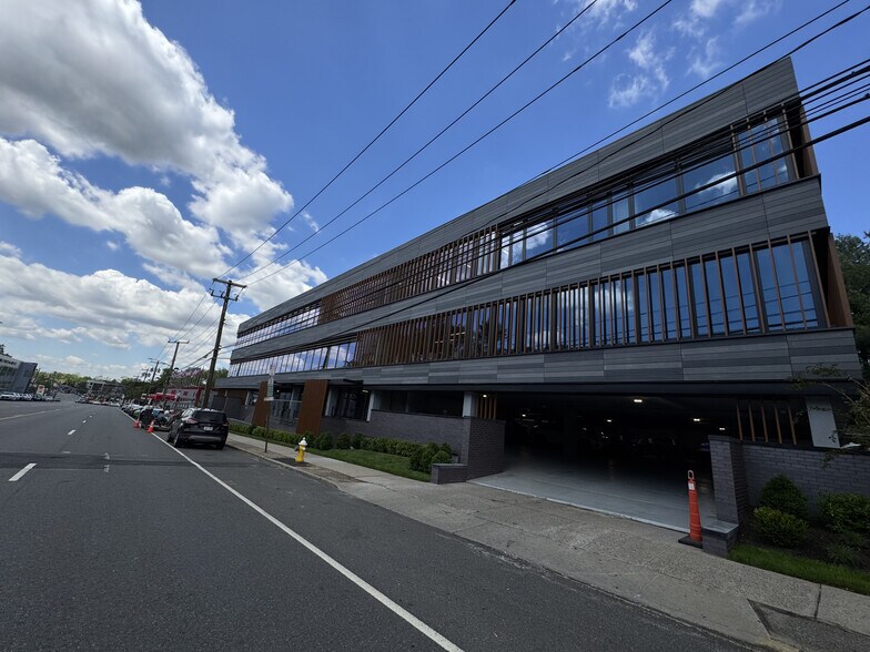 Primary Photo Of 277 Northern Blvd, Great Neck Office For Lease