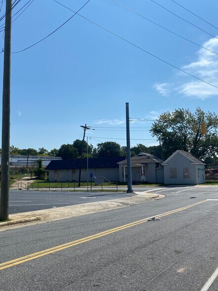 More Photos Of 103 E Harrison St, Reidsville Office For Sale