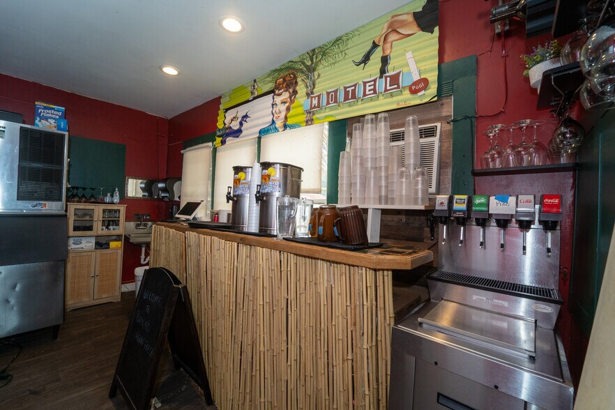 More Photos Of 40 S Dixie Hwy, Saint Augustine Storefront Retail Residential For Sale