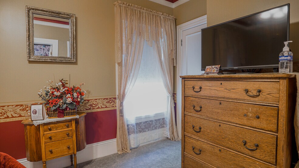 More Photos Of 118 S 300 W, Heber City Hospitality For Sale