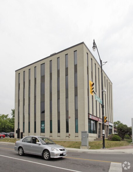 More Photos Of 134 Queen St E, Brampton Office For Sale