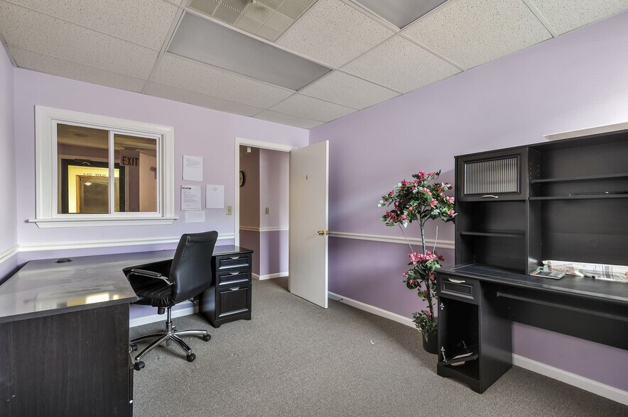 More Photos Of 838 Walker Sq, Dover Office For Sale