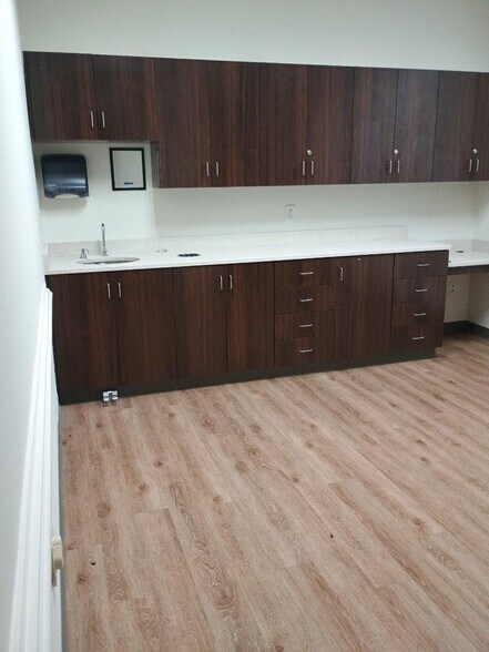 More Photos Of 1181 Virgil Langford Bldg 300 Ste 103 rd, Watkinsville Medical For Lease