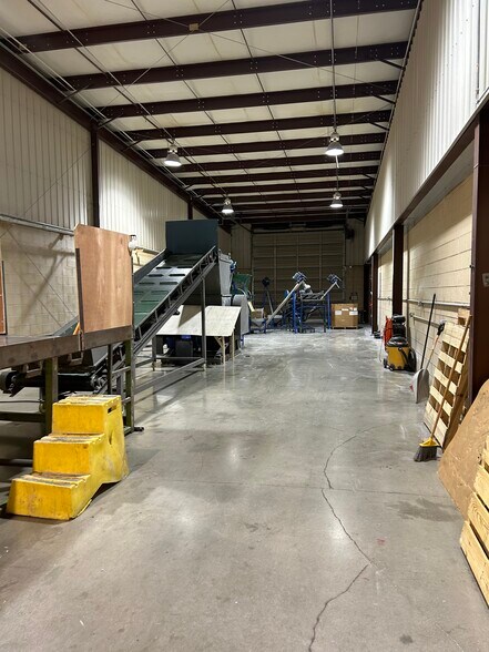 More Photos Of 180 Mount Paran Rd, Jacksboro Distribution For Lease