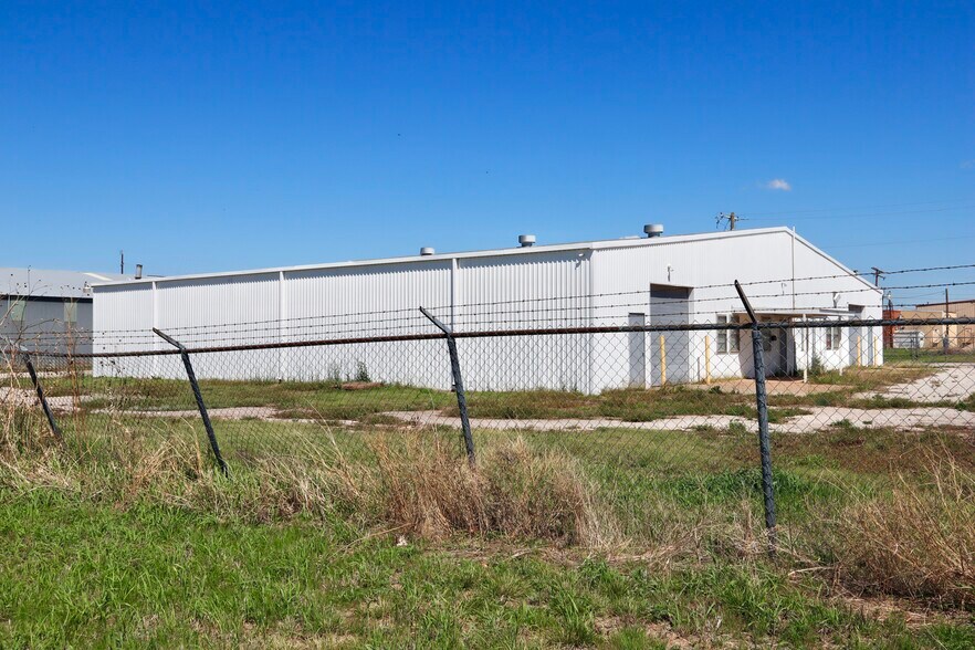 More Photos Of 3224 Industrial Dr, Wichita Falls Manufacturing For Lease