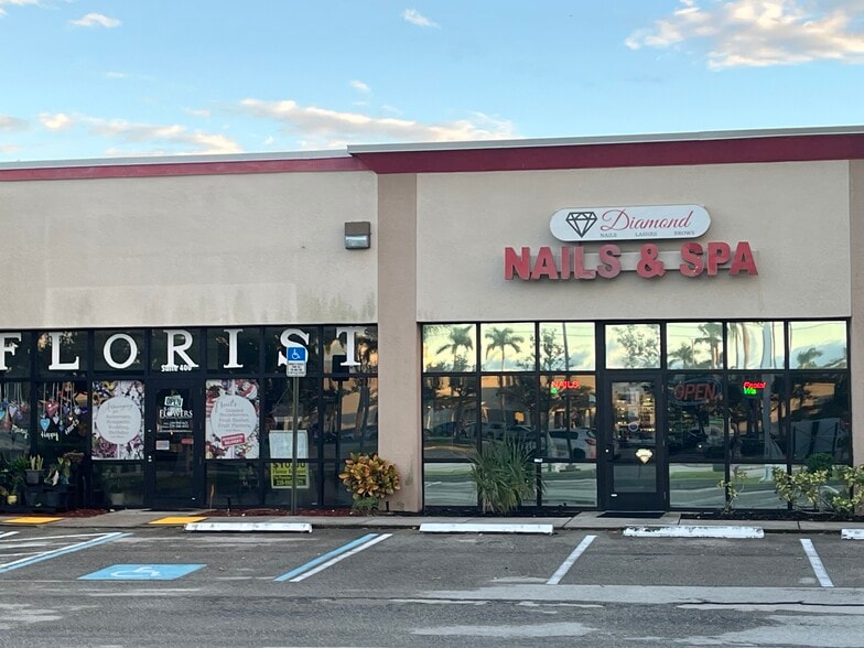 More Photos Of 11571-11581 Gladiolus Dr, Fort Myers Unknown For Lease