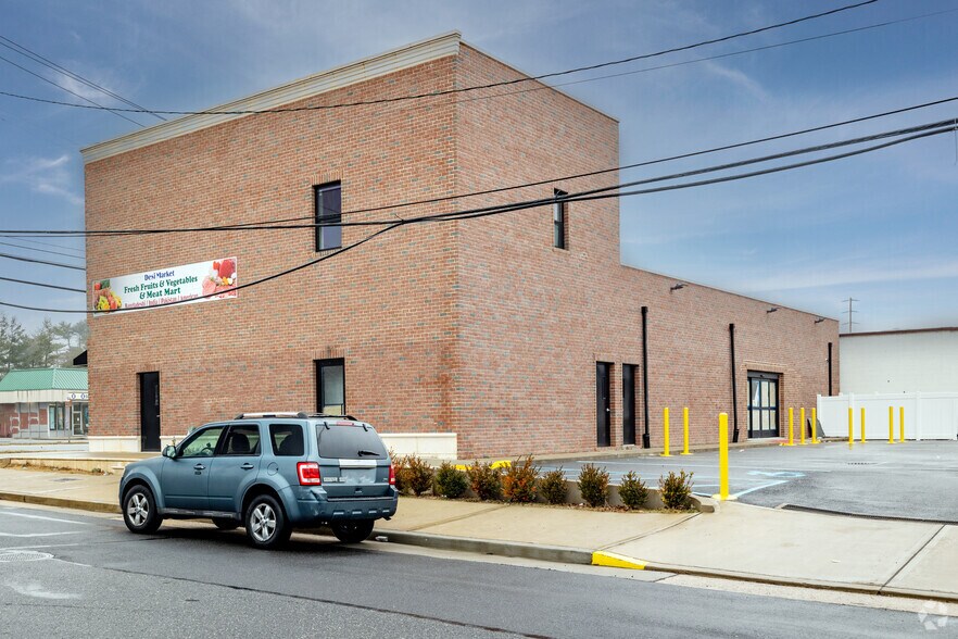 More Photos Of 600 Hillside Ave, New Hyde Park Freestanding For Lease