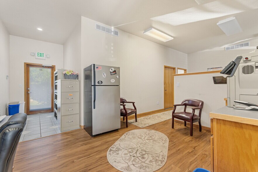 More Photos Of 1714 Duchess Dr, Longmont Office For Lease
