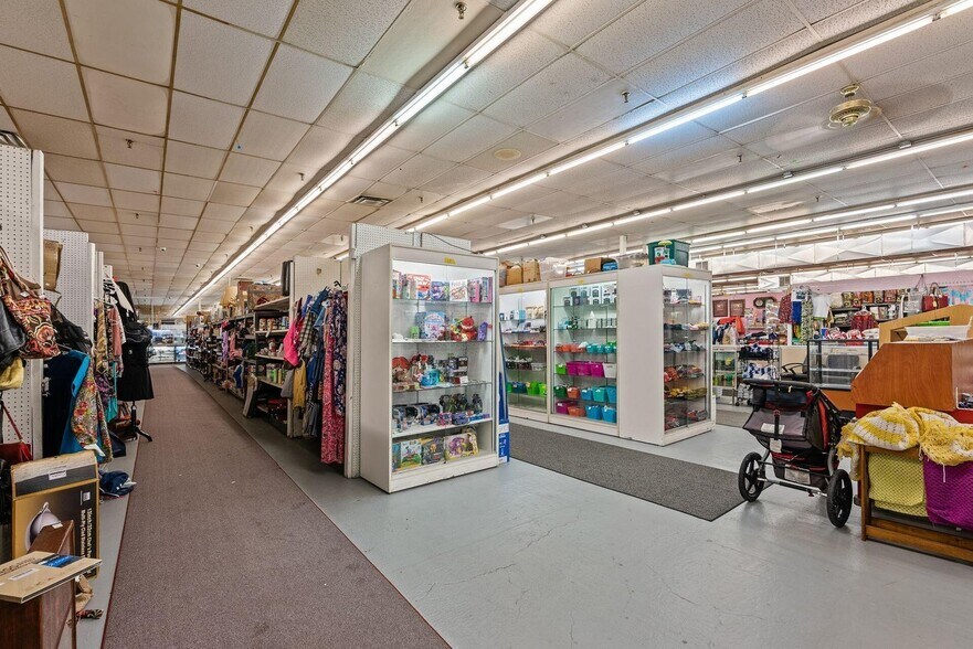 More Photos Of 4170 W Broad St, Columbus Storefront For Sale