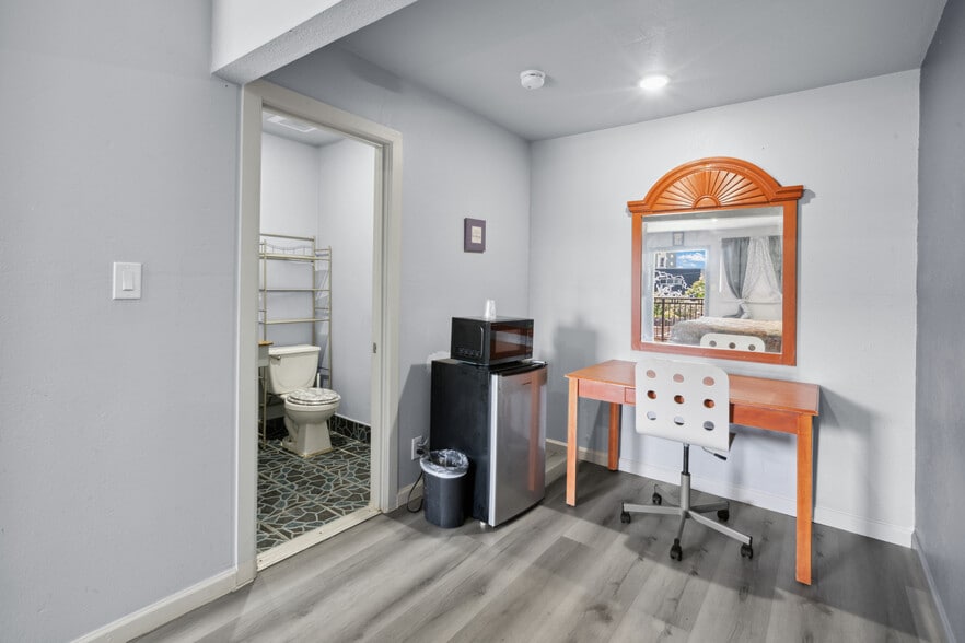 More Photos Of 839 Isabella St, Oakland Hotel For Sale