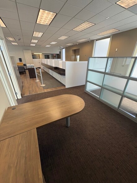 More Photos Of 23700 Goddard Rd, Taylor Bank For Lease