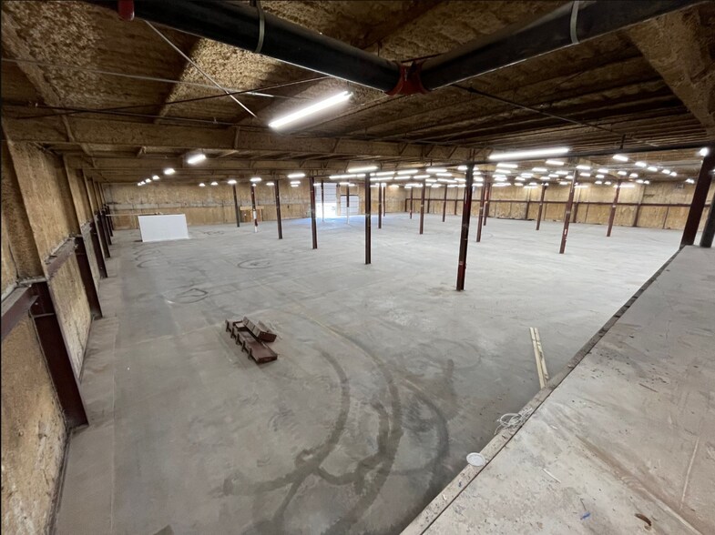 More Photos Of 1 Industrial Dr, Sweetwater Service For Sale
