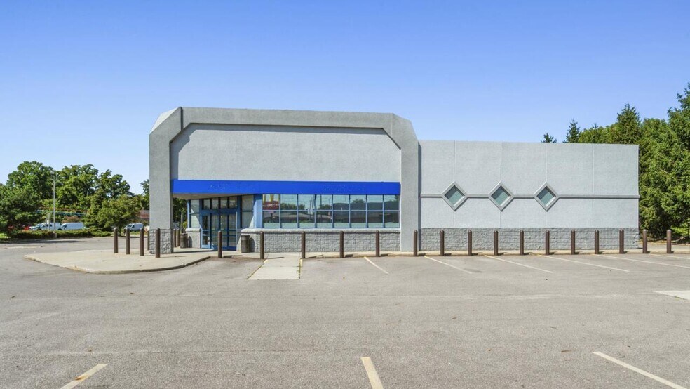 More Photos Of 102 State Rd, Dowagiac Drugstore For Lease