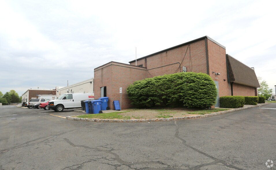 More Photos Of 381 Triangle Rd, Hillsborough Freestanding For Lease