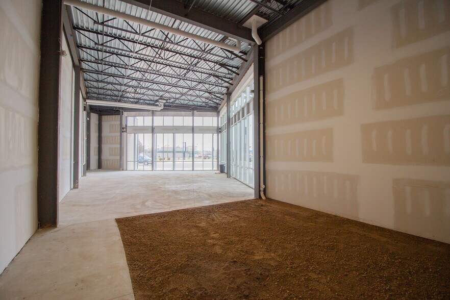 More Photos Of 1307 Centerville Rd, Sturgis Office For Lease