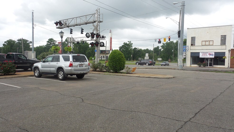 More Photos Of 102 Saint Joseph Ave, Brewton Storefront Retail Residential For Sale