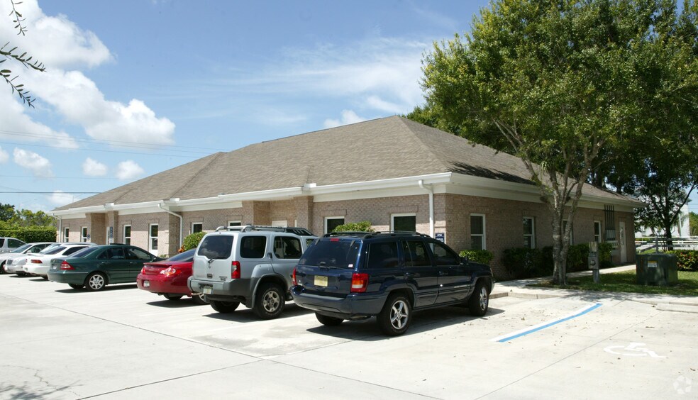 More Photos Of 6718-6726 Lone Oak Blvd, Naples Office For Lease