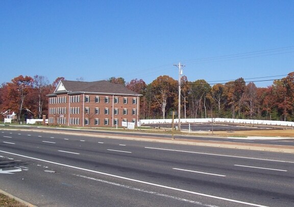 More Photos Of 23076 Three Notch Rd, California Office For Lease