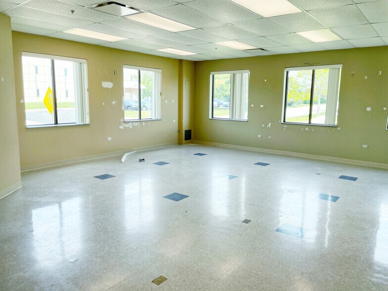 More Photos Of 3703 Doty Rd, Woodstock Medical For Lease