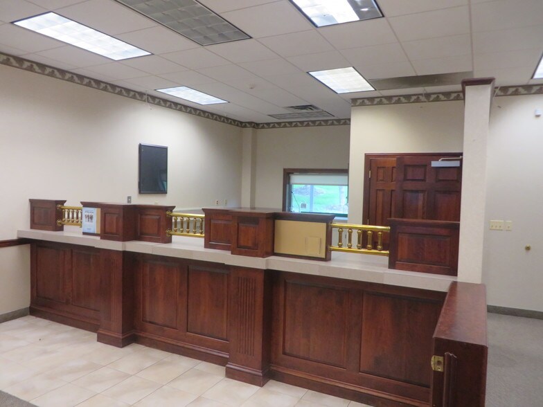 More Photos Of 8 Reading Rd, Flemington Unknown For Lease