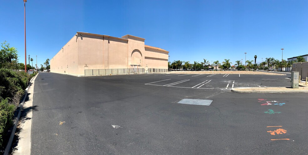 More Photos Of W Florida Ave & Kirby St, Hemet Land For Lease