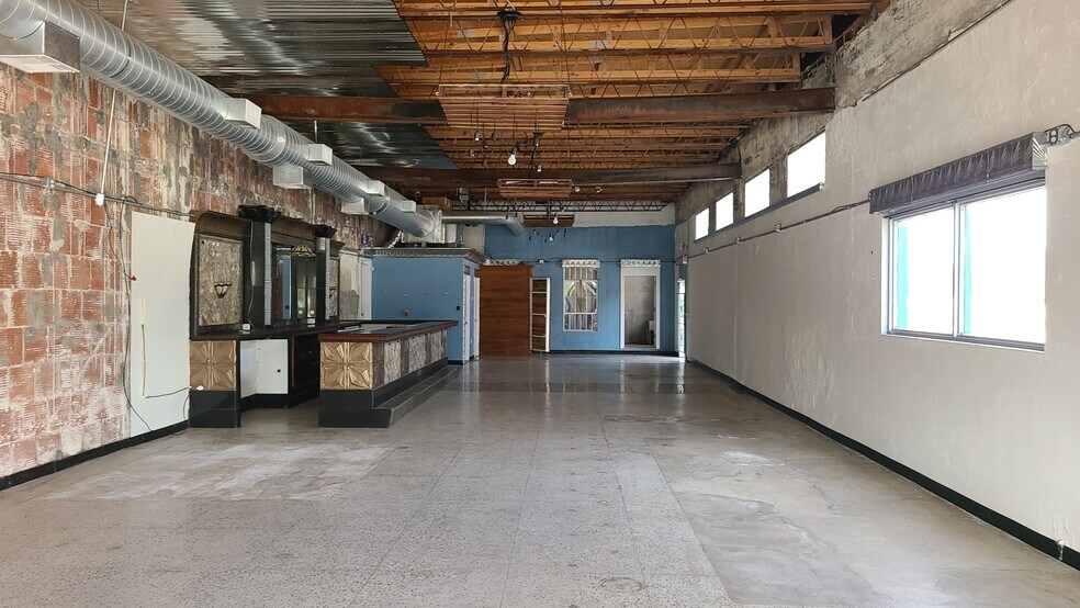 More Photos Of 221 6th St N, Texas City General Retail For Sale