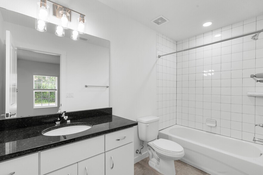More Photos Of 2755 SE 17th St, Ocala Apartments For Sale