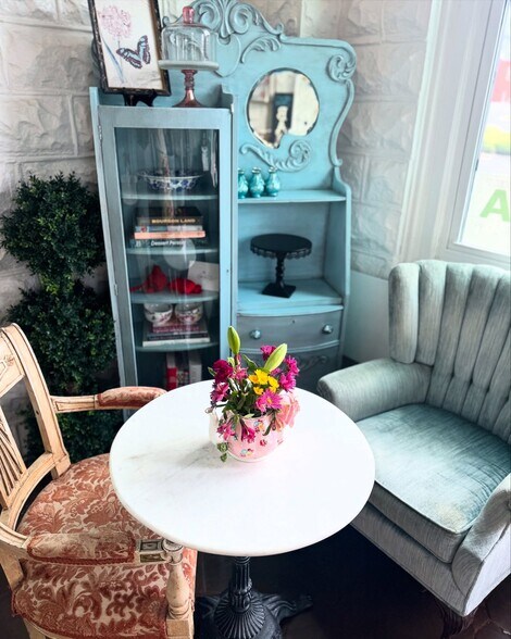 More Photos Of 11615 Main St, Louisville Freestanding For Sale