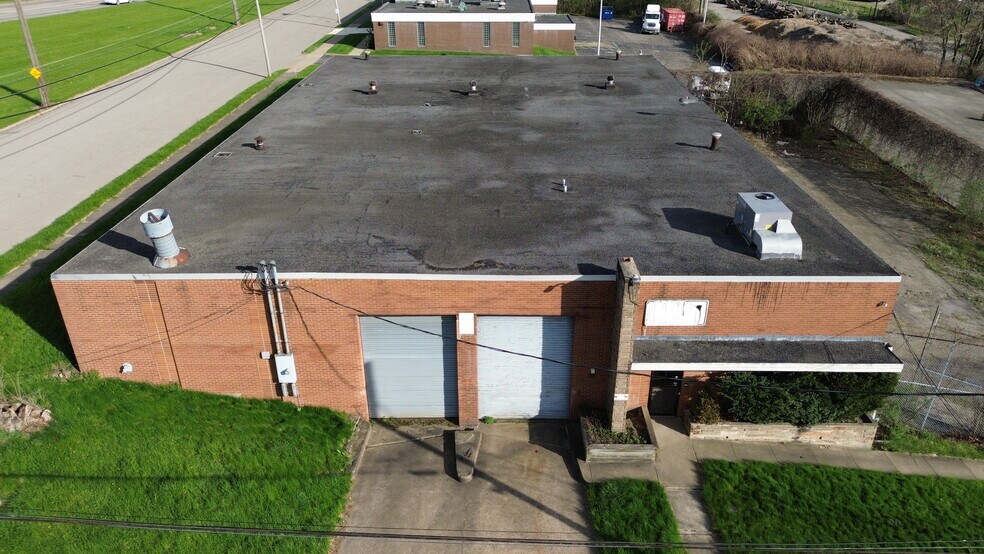Primary Photo Of 15 S Worthington St, Youngstown Warehouse For Sale