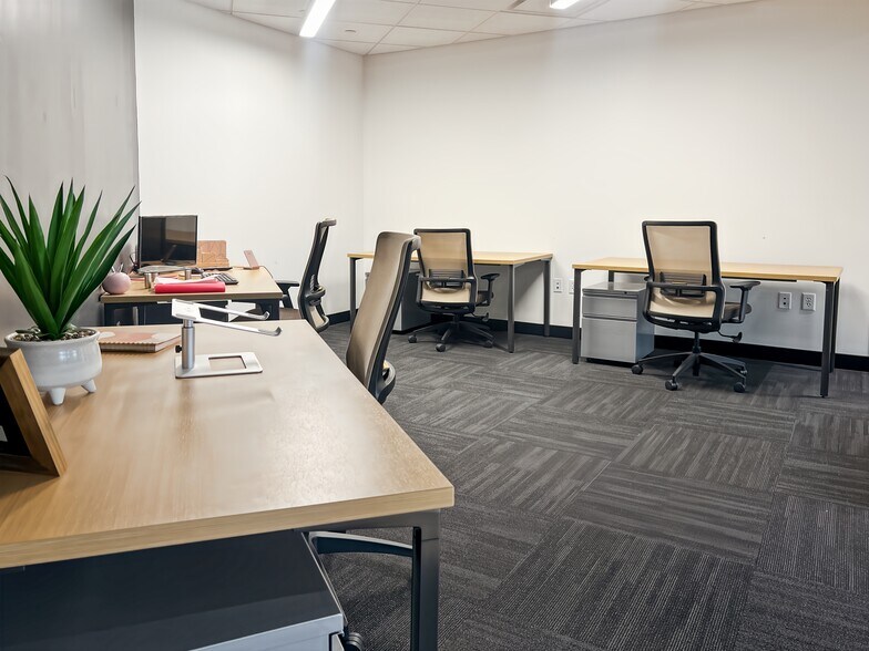 More Photos Of 3232 McKinney Ave, Dallas Coworking Space