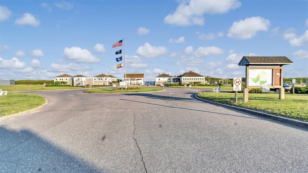 More Photos Of 18 N Shore Rd, Montauk Apartments For Sale