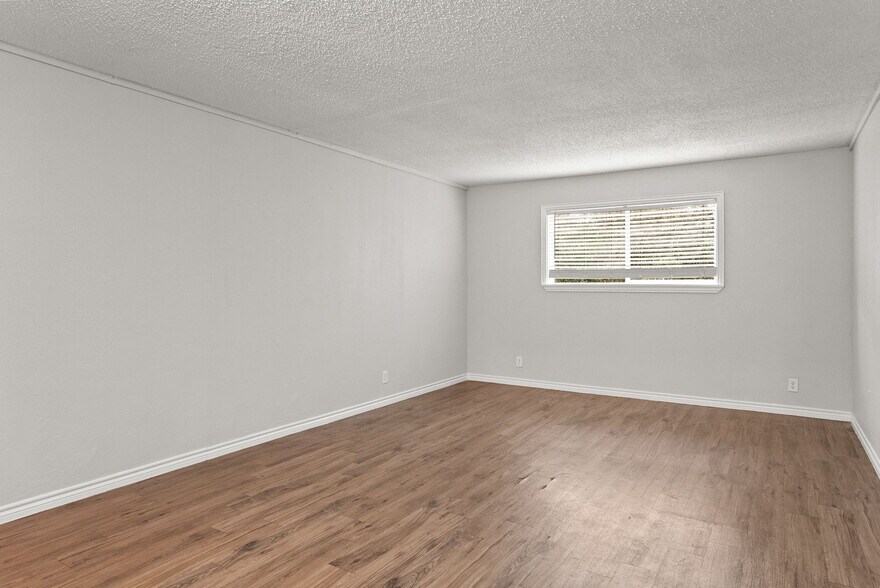 More Photos Of 429 Johnson St, Longview Apartments For Sale