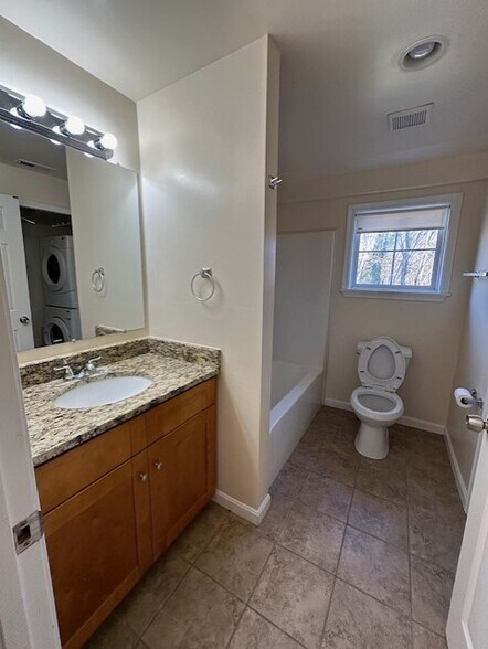 More Photos Of 19 N Bridge St, Round Hill Apartments For Sale