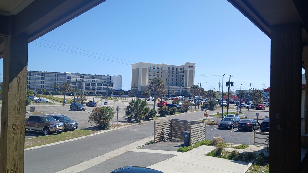 More Photos Of 219 Myrtle Ave, Carolina Beach Restaurant For Lease
