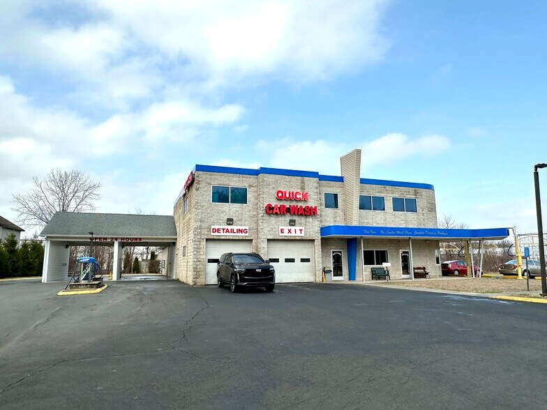 Primary Photo Of 590 Spring St, Windsor Locks Auto Repair For Sale